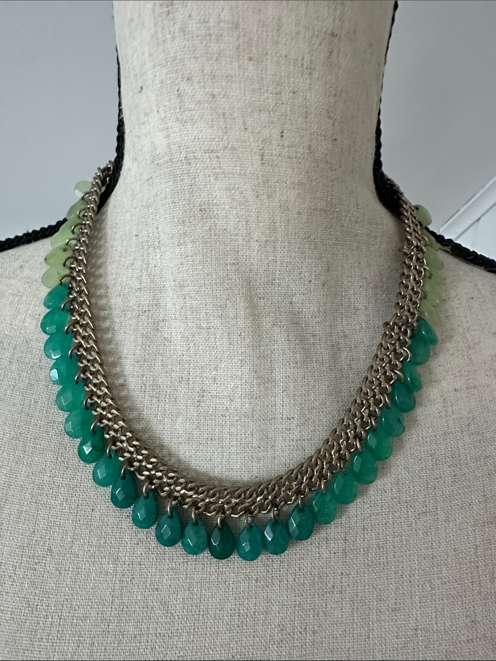 Green Teardrop Chain Statement Necklace